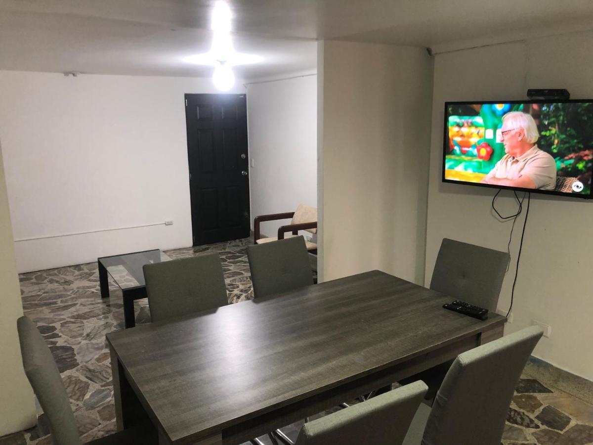 Comodo En Laureles, Grande, Centrico ,bien Ubicado Apto203 * Medellín